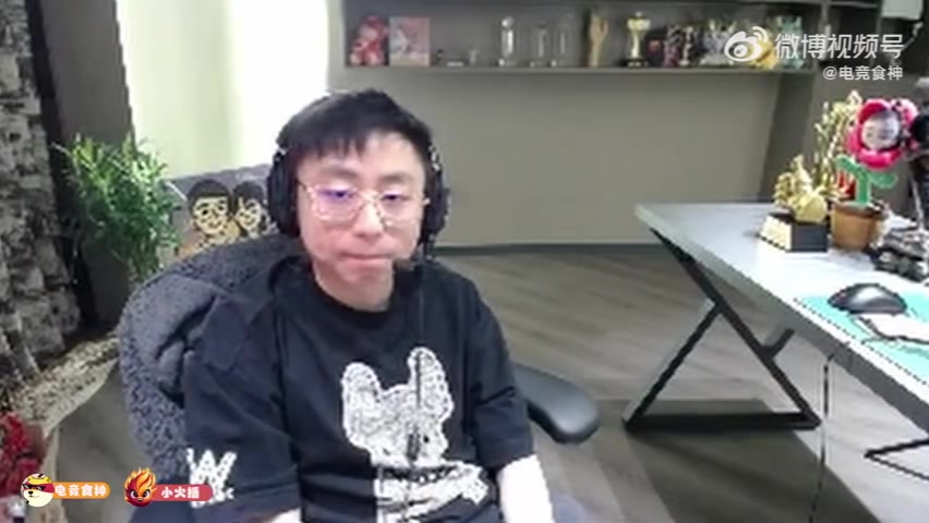 png电子水晶哥：现在俱乐部都挺狠，放假直接解约，开赛再签回来