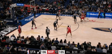 png电子网站杀疯了！麦科勒姆31中18砍下45分8板4助3帽 末节&加时24分