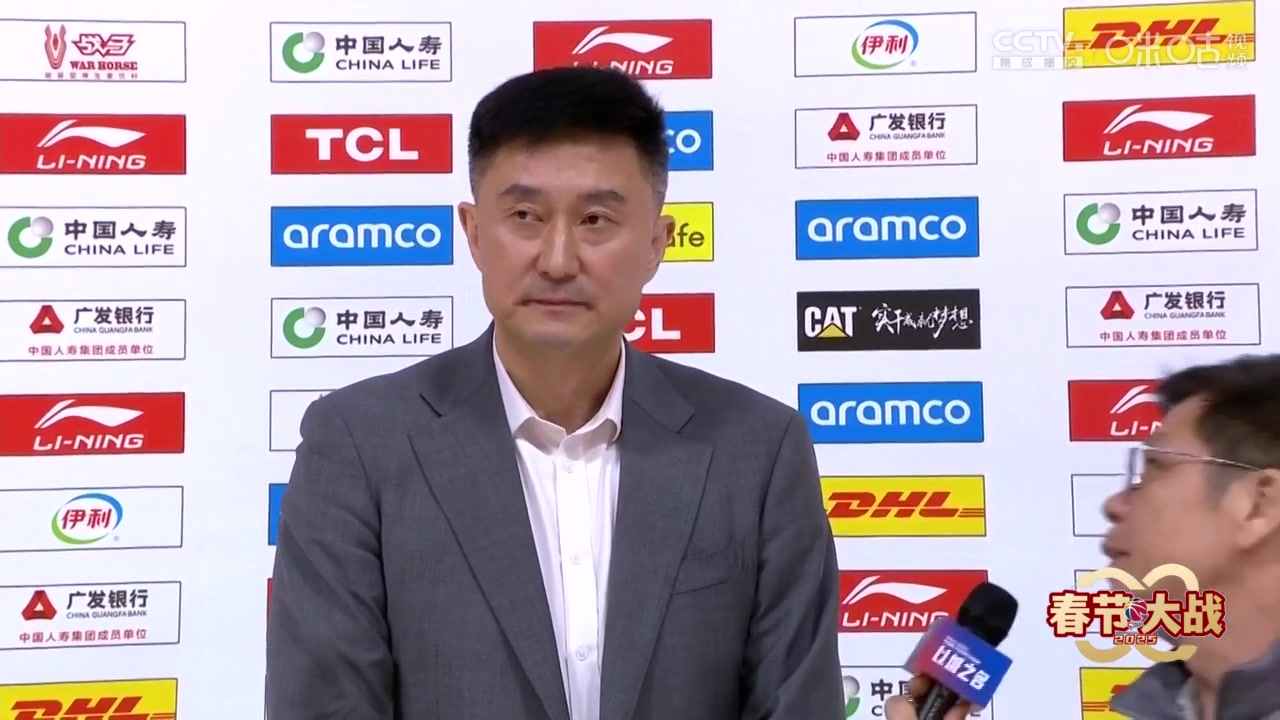 png电子网站杜锋：希望25年我们有一个健康的队伍 祝全国的球迷朋友一切顺利