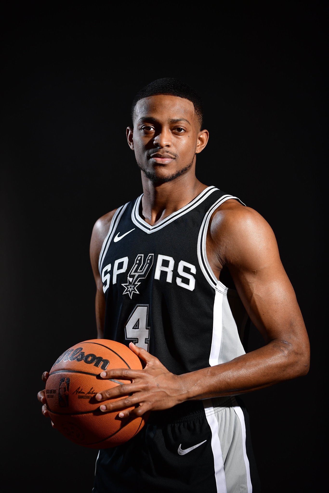 png电子瓦塞尔：福克斯将极大提升场上空间 他和文班挡拆时对手去防谁呢