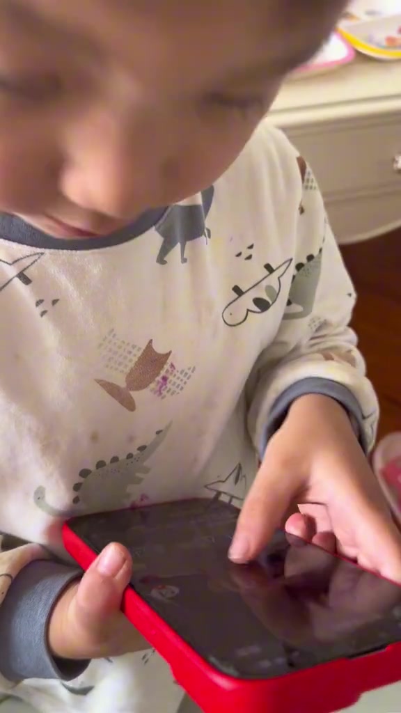 电子png游戏涂涂不乐意了！周琦小儿子：去全明星为啥不带我 我也想去