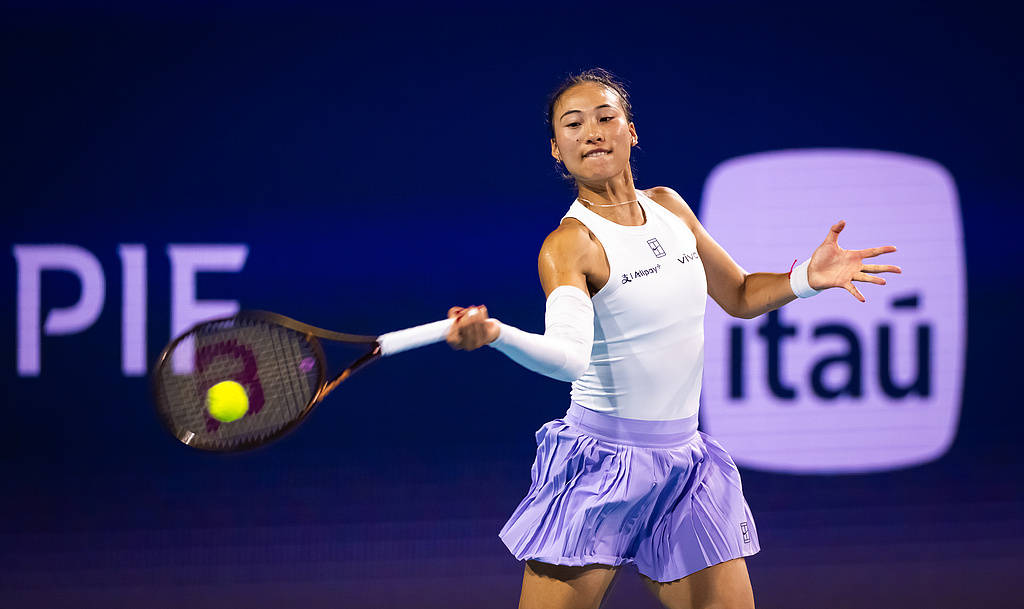 郑钦文不敌萨巴伦卡 无缘晋级