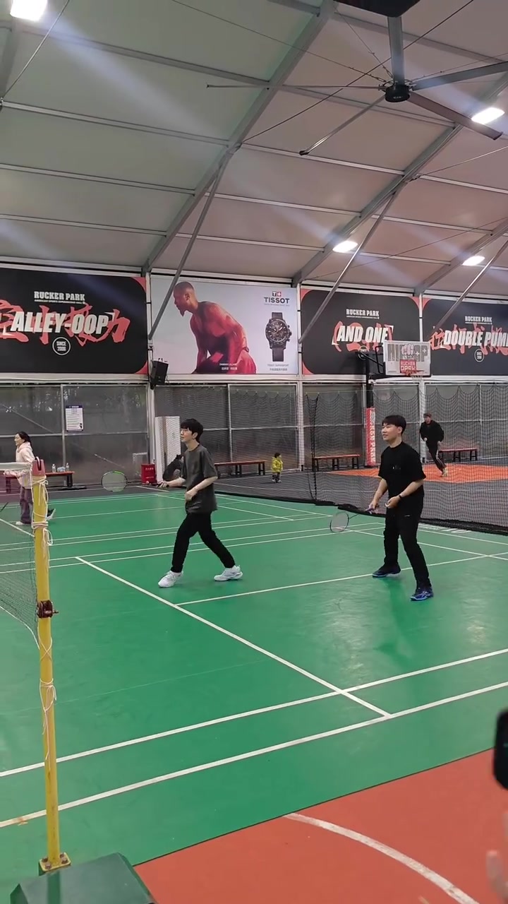 png电子官网BLG官方分享视频：一起来看看打野和AD联动上哪儿玩去啦