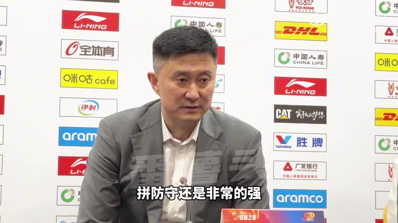 png电子官网杜锋：季后赛只能注册四个外援 吉伦沃特膝伤还没好 盼他早日康复