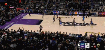 png电子平地起惊雷！亚历山大中路突击 连续过掉防守腾空暴起滑翔劈扣