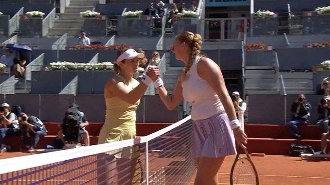 产后复出仍难求一胜！两届温网冠军吞蛋出局，止步马德里站首轮