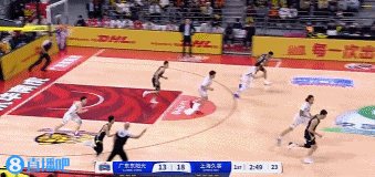 png电子官网这球领的漂亮！任骏飞反击接徐杰传球一条龙挑篮命中