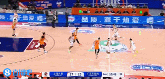 png电子官网贝兹利反击自信追身三分一箭穿心！广东反超比分并打停上海！