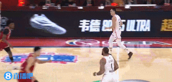 png电子网站这么生气👀吉伦沃特与焦海龙纠缠&后者犯规 杜锋在场边疯狂爆粗