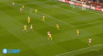 png电子官网枪手再次领先！特罗萨德假射真扣，左脚射门被挡了一下变线破门