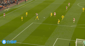 png电子官网枪手再次领先！特罗萨德假射真扣，左脚射门被挡了一下变线破门