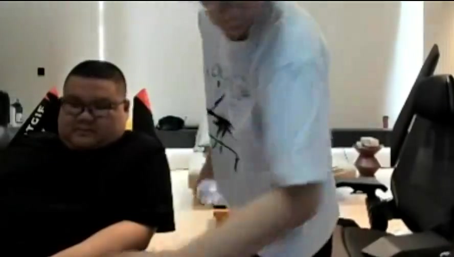 png电子平台大黄谈Uzi名人堂：实至名归！全世界都知道他！我是Uzi孝子！