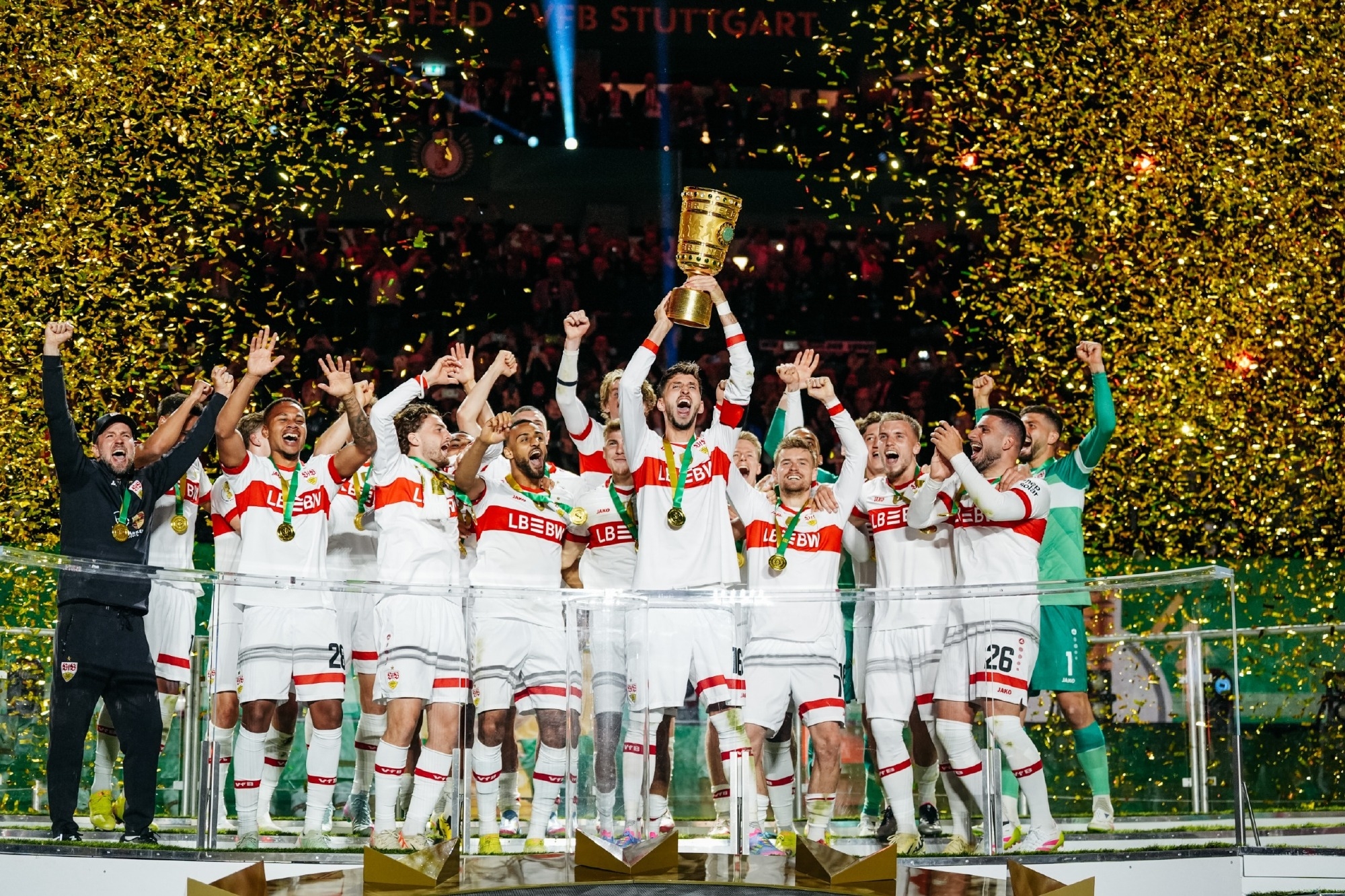 png电子网站联赛拉胯靠杯赛踢欧战！斯图加特、博人第9踢欧联&热刺第17踢欧冠