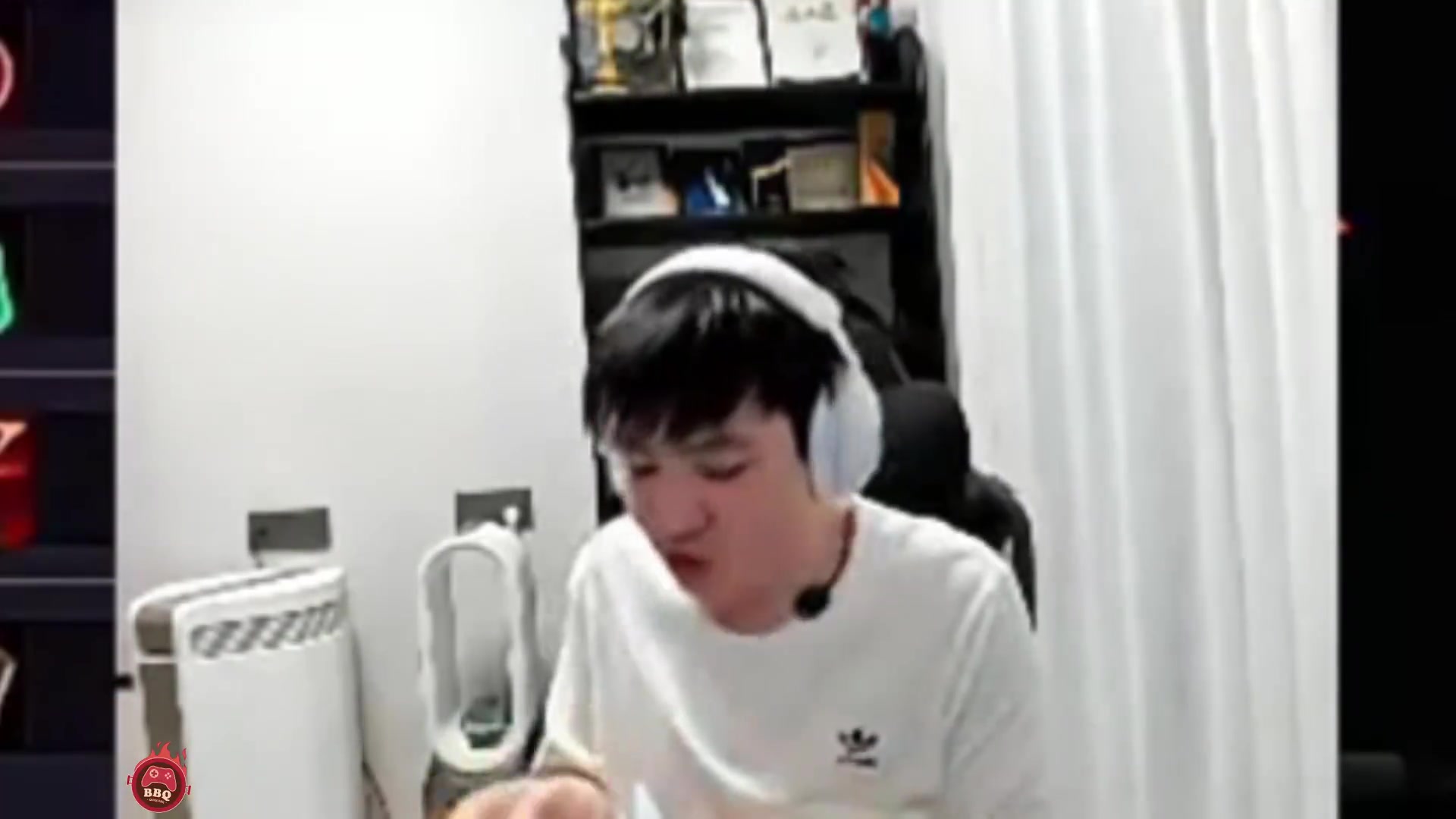 png电子Letme顶级分析姿态摔倒的凶手：感觉共犯有点多 一个人干不成！